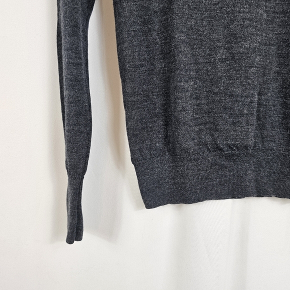 Uniqlo Wool V Neck Sweater in Charcoal - Size S - Picture 6 of 8